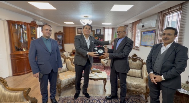 Aydemir İran Başkonsolosluğunu ziyaret edip, İran halkına destek beyanında bulundu.